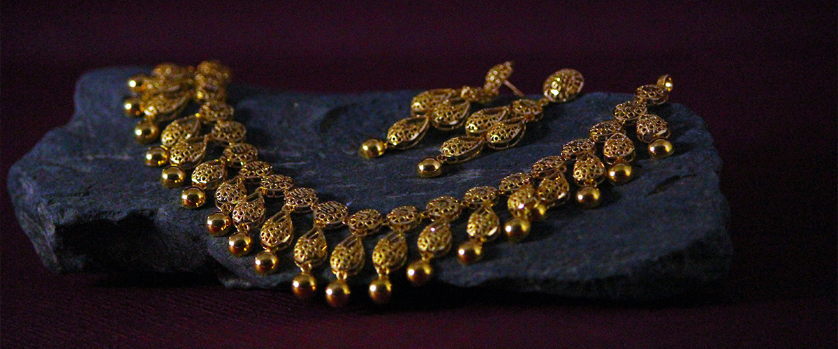 5 Compelling Reasons to Invest in Vintage Gold Jewelry