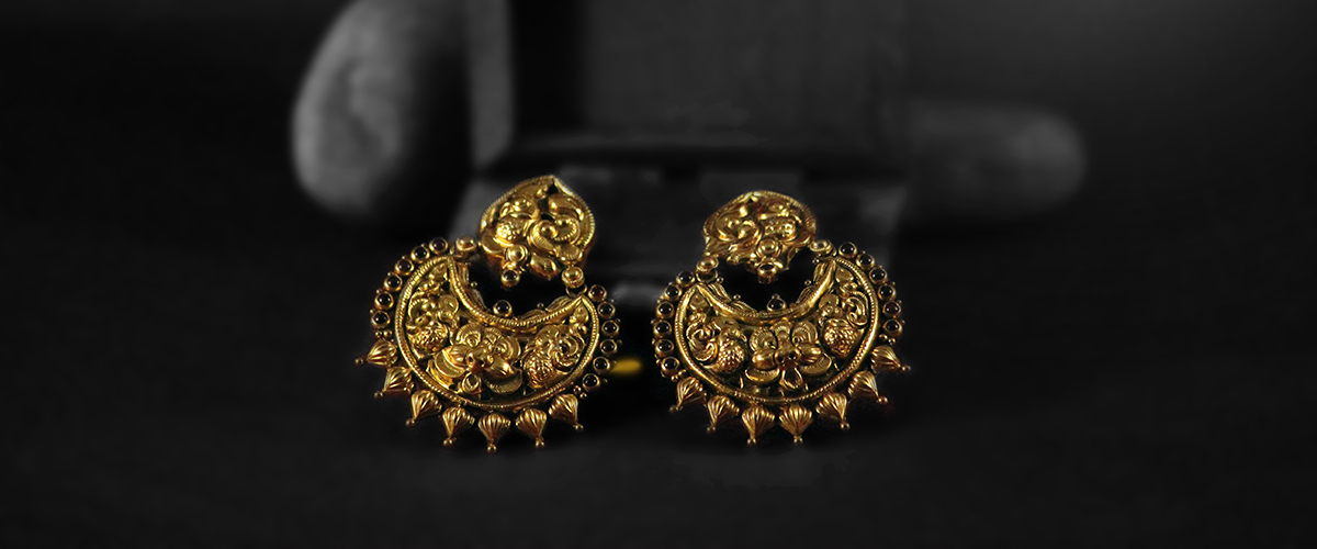 5 Compelling Reasons to Invest in Vintage Gold Jewelry
